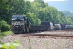 NS 8170 with train 38G on the siding